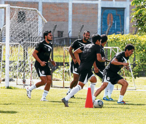 Roger Rojas sobre enfrentar al Milán: 'Será un juego maravilloso”