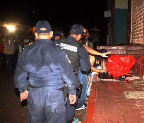 Asesinan a siete personas dentro de cantina en la colonia Las Torres