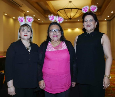 Alegre noche para decirle adiós a la soltería de Alejandra Muñoz