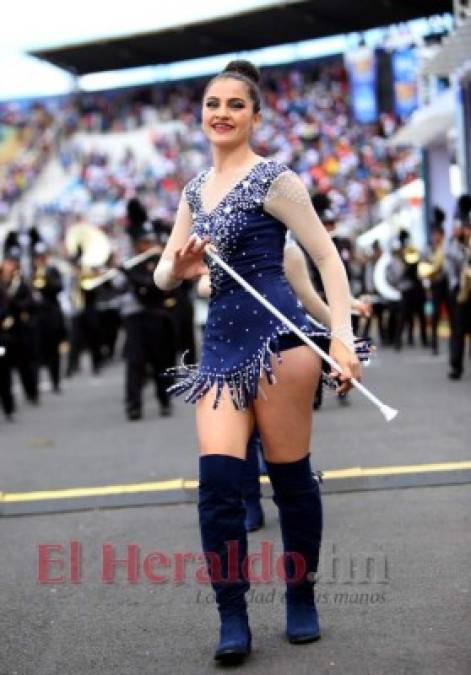 FOTOS: Los trajes más bonitos de las palillonas en los últimos desfiles