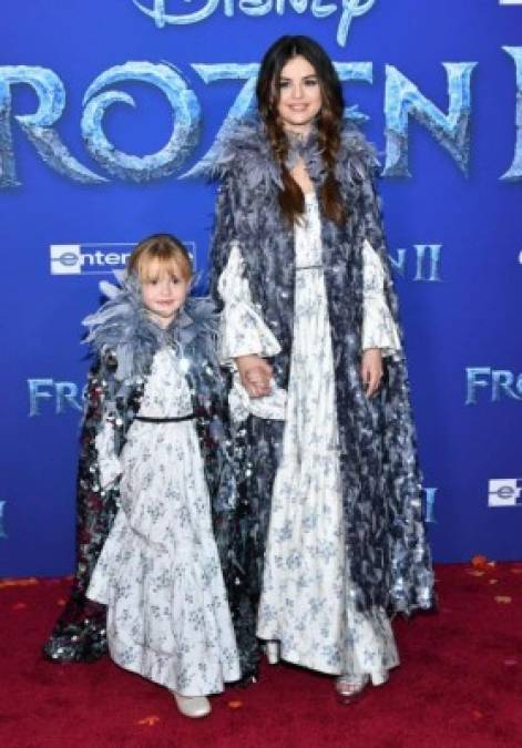 FOTOS: Así llegaron los famosos con sus hijos a la premier de Frozen II