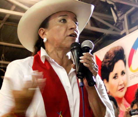 Un caudal bajo la sombra de Zelaya