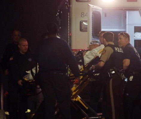 Balean a dos policías en protesta ante comisaría de Ferguson