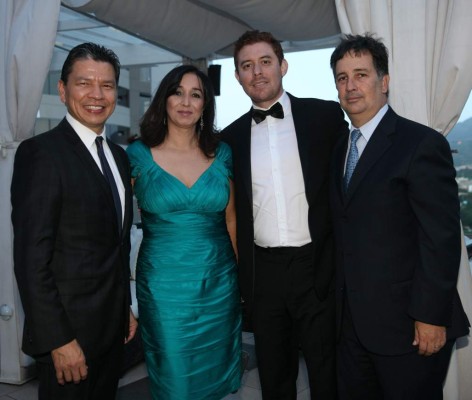 Una romántica celebración nupcial en la terraza