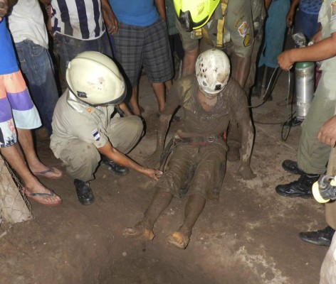 Honduras: Milagroso rescate de soterrado