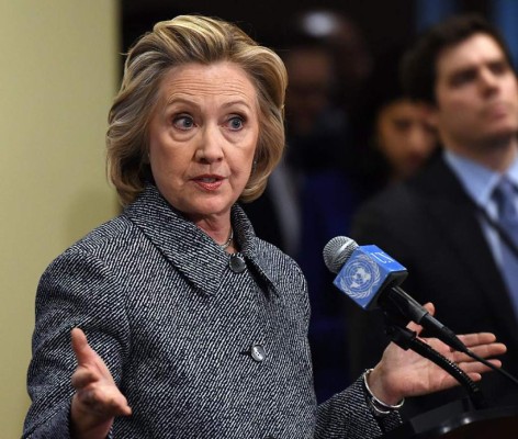Hillary dice que usó su cuenta personal por 'razones prácticas'