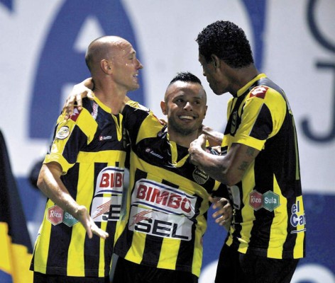 Real España sorprende al Motagua con un 2-0