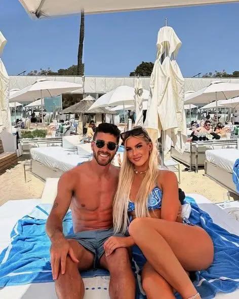 Pareja de futbolista de Argentina revela el regalo que les hizo Messi después del Mundial