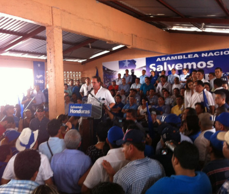 Ricardo se suma a JOH 'por amor a Honduras'