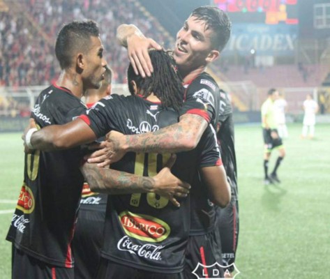 Alajuelense del Chino Discua logra su mejor marca invicta y además es líder