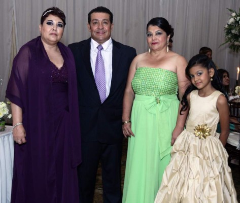 Una hermosa alianza de amor protagonizaron Alisse y Félix