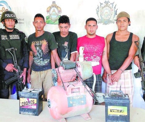 Arrestan banda de Los Chololos