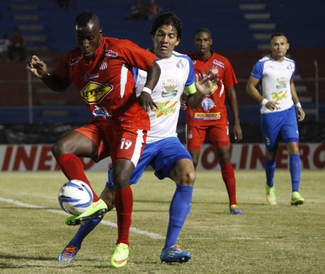 Noche mágica para Riascos con hat trick ante el Honduras