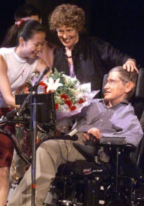 Stephen Hawking y su extraordinaria vida en imágenes