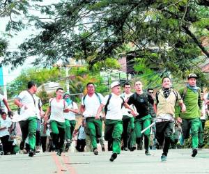 A veloz carrera fueron desalojados algunos revoltosos