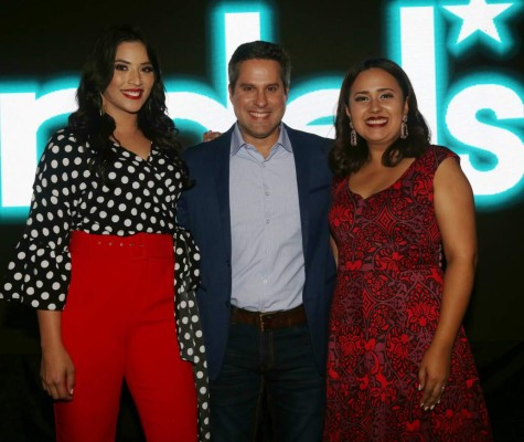 Carolina Lanza y Copán Álvarez con Melissa Carrasco.