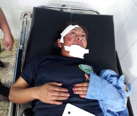 Cuatro agentes del orden resultan heridos durante desalojo de manifestantes
