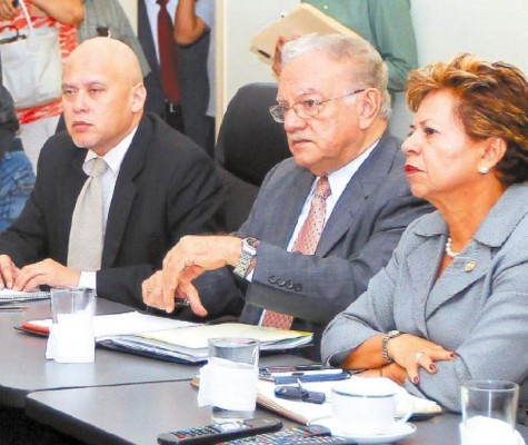 Otra carga financiera acecha al TSE: la deuda política