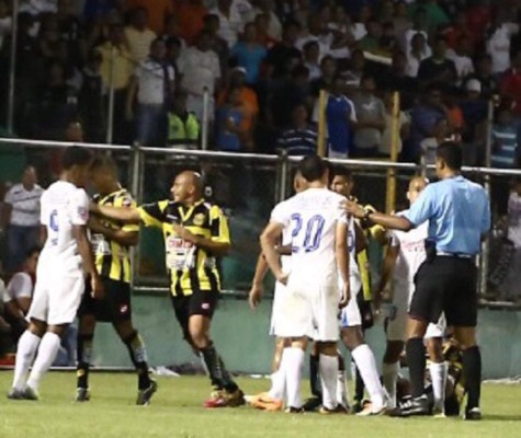 Real España sepulta el invicto de Olimpia