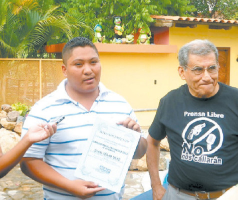 Corresponsales de EL HERALDO reciben merecido galardón