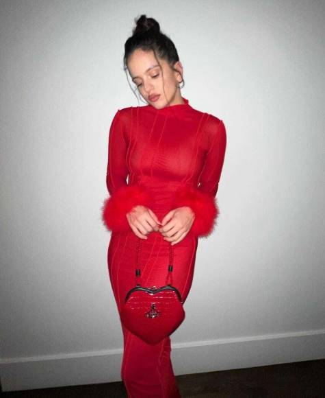 Ama las motos, el flamenco y la moda: datos que no conocías sobre Rosalía