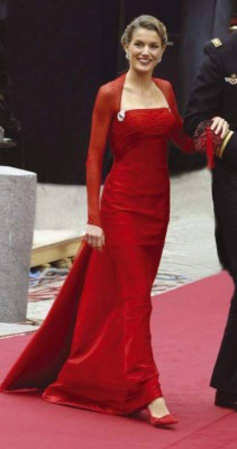 La reina Letizia llega a Honduras con su encanto y elegancia