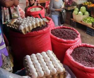 Los granos básicos registran precios estables para esta semana en los mercados de la capital, aunque expertos no descartan un alza debido a la falta de producción por la sequía extrema que se mantiene.