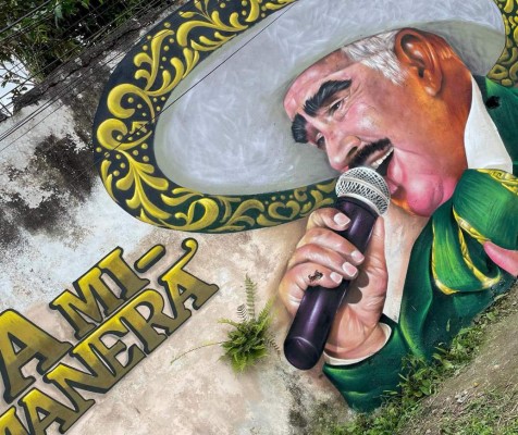 'Desde Honduras para el mundo': Grafitero hondureño inmortaliza a Vicente Fernández con increíble mural (FOTOS)