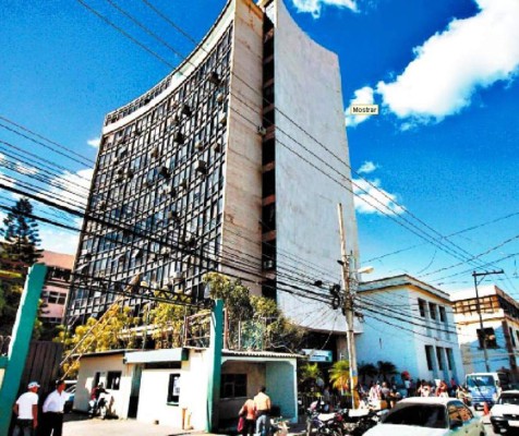 Despilfarros en más de 4,300 millones investiga la Fiscalía