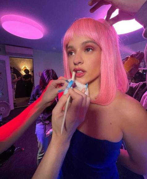 Ama las motos, el flamenco y la moda: datos que no conocías sobre Rosalía