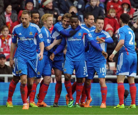 Maynor Figueroa de nuevo en el 11 ideal de la Premier League