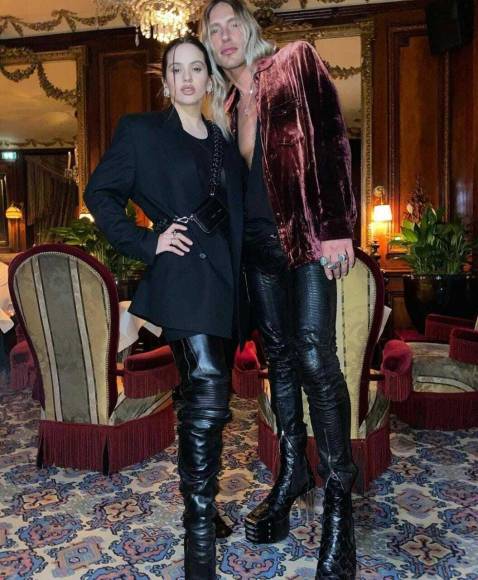 Ama las motos, el flamenco y la moda: datos que no conocías sobre Rosalía