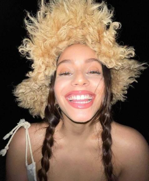 Ama las motos, el flamenco y la moda: datos que no conocías sobre Rosalía