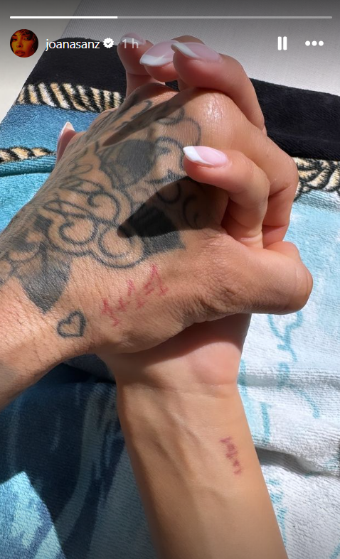Dani Alves y Joana Sanz compartieron esta romántica fotografía para poner fin a los rumores de su separación.