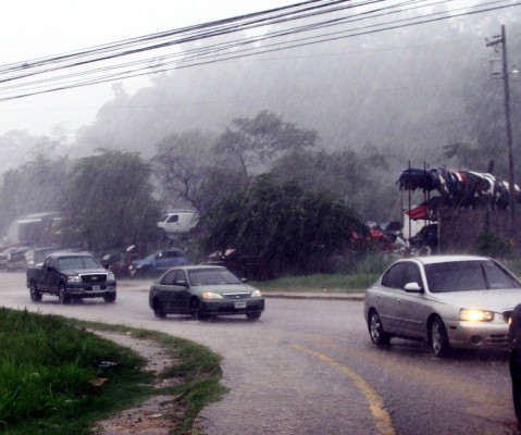 Vaguada dejaría fuertes lluvias en Honduras
