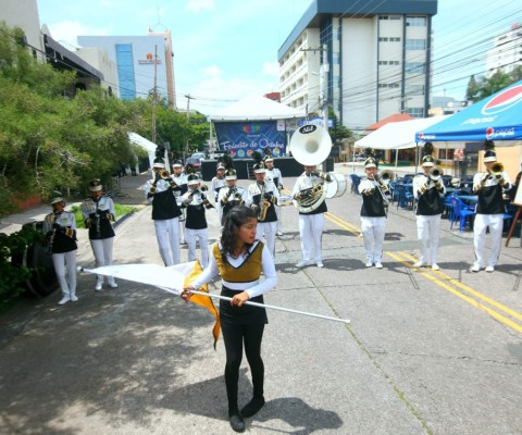 Incentivan turismo local con feria en colonia Palmira