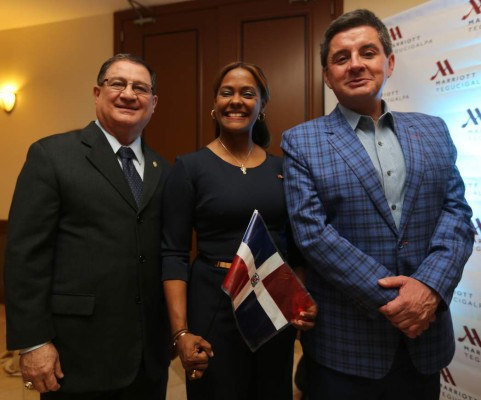 Festejan el día del Folclore internacional