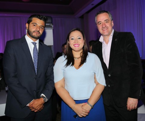 Coctel de lanzamiento de Cable y Wireless