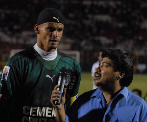 Rafael Mairena: 'Fui el primero en poner un especial de Los Bukis”