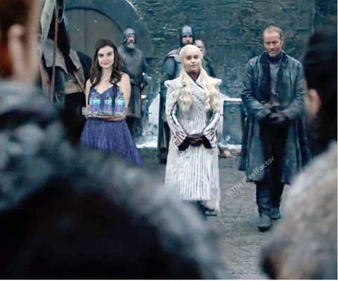 Divertidos memes con 'la chica del agua' de los Globos de Oro inundan las redes