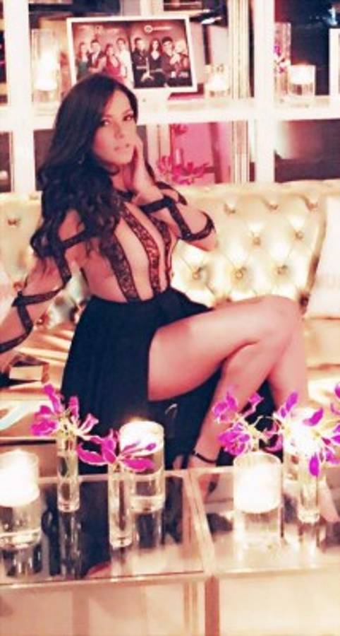 Nathalia Casco se luce en la alfombra de People en Español