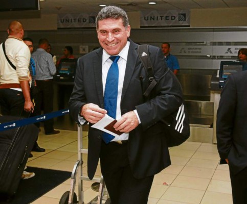 DT de Honduras viajó a ver a los legionarios