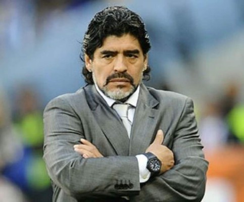 Maradona se postularía para presidir la FIFA