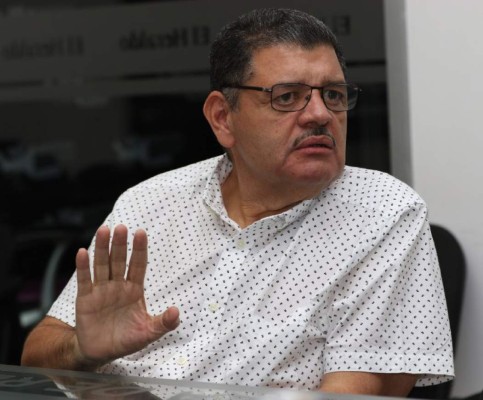 Amante del karaoke, el fútbol y Cantarranas, el pueblo selfie: así fue en vida el alcalde Francisco Gaitán  