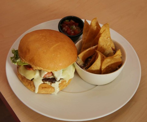 Manjares que enriquecen la identidad nacional