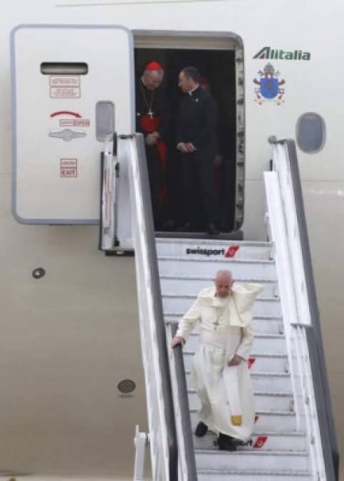 FOTOS: Así fue la llegada del papa Francisco a Chile