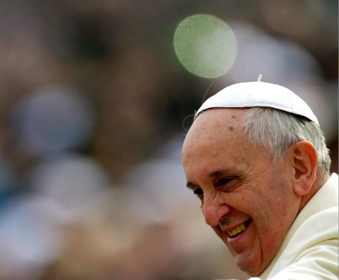 Papa Francisco pide comprensión en debate sobre divorcio