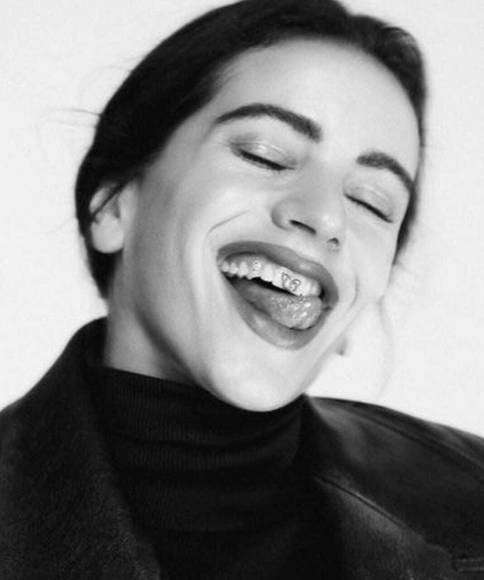 Ama las motos, el flamenco y la moda: datos que no conocías sobre Rosalía