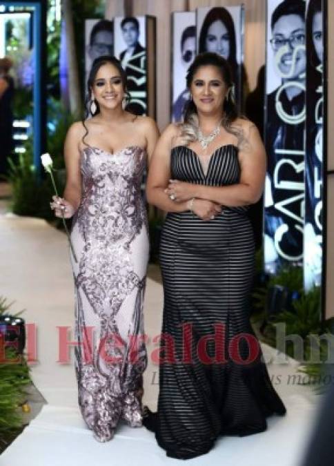 FOTOS:Las seniors más bellas en la inolvidable Prom 2019 de la Macris School