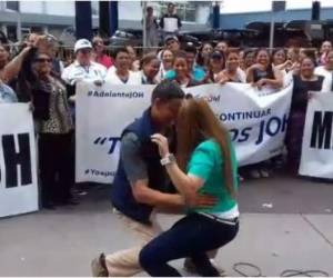 Al son de la música, nacionalistas celebran previo a conocer el fallo (Foto: Marvin Salgado / El Heraldo Honduras/